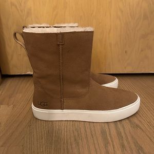 Ugg Chelsea boot tan